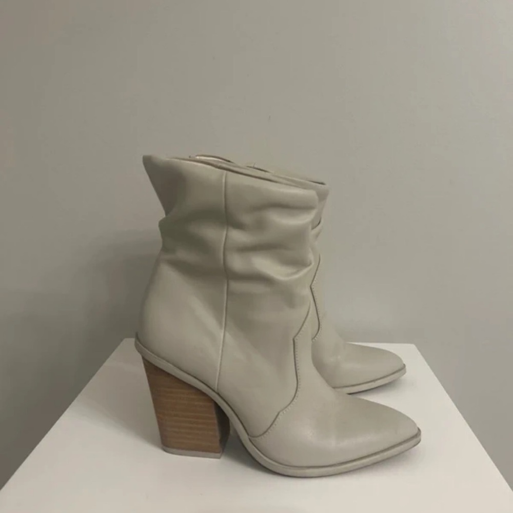Dolce Vita Cream Heeled Boots